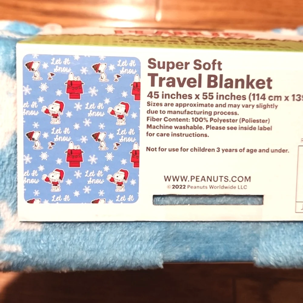 NWT Peanuts Snoopy Travel Blanket, holiday, 45in x 55in - Let it Snow, Christmas